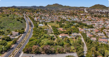 Vertical-friendly property video scene