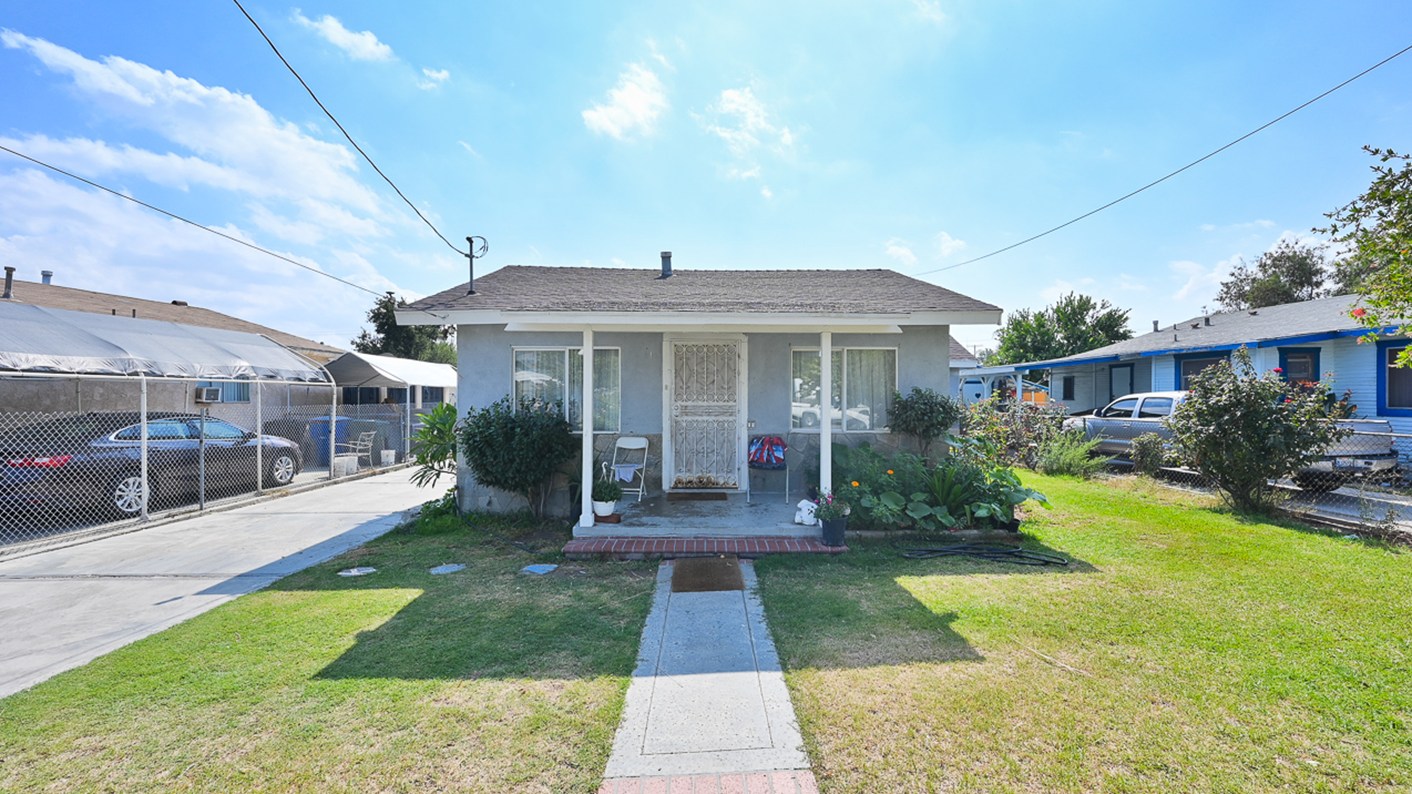 1065 Magnolia Avenue West, San Bernardino, CA 92411