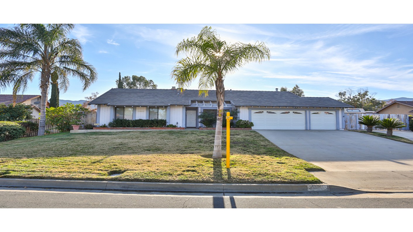 31883 Saint Pierre Lane, Lake Elsinore, CA 92530