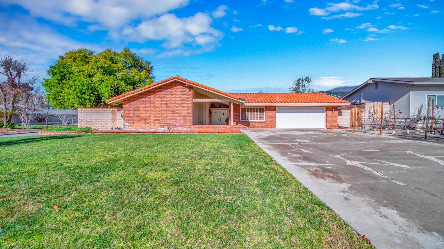 2209 Villa Maria Road North, Claremont, CA 91711