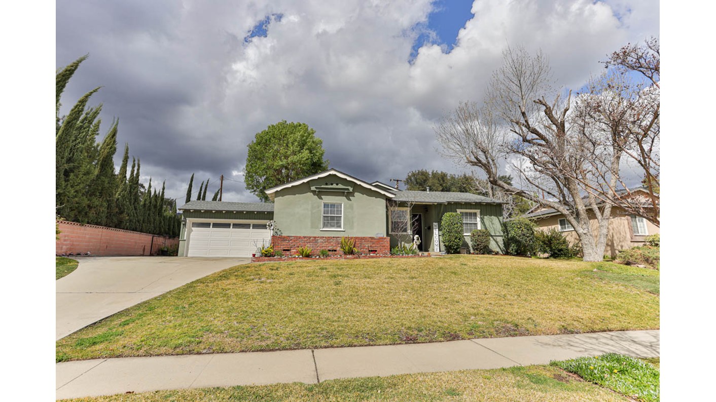 1359 East Bennett Avenue, Glendora, CA 91741