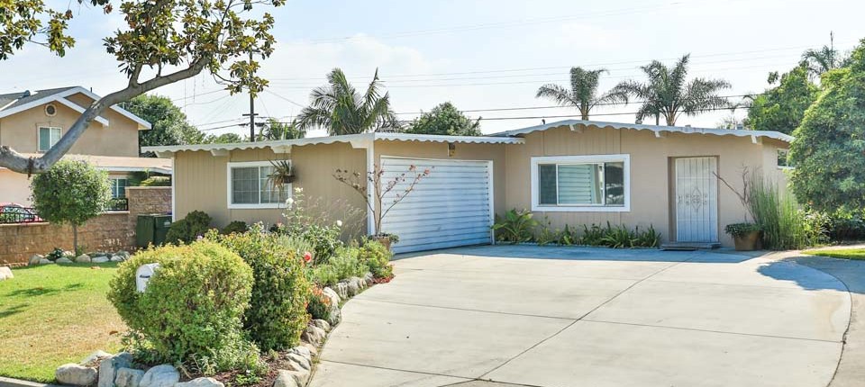 5657 Cedarglen Dr, Azusa, CA 91702