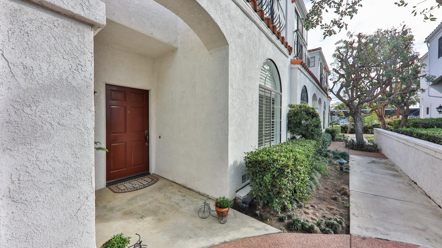 529 West 220th Street Unit 34, Carson, CA 90745