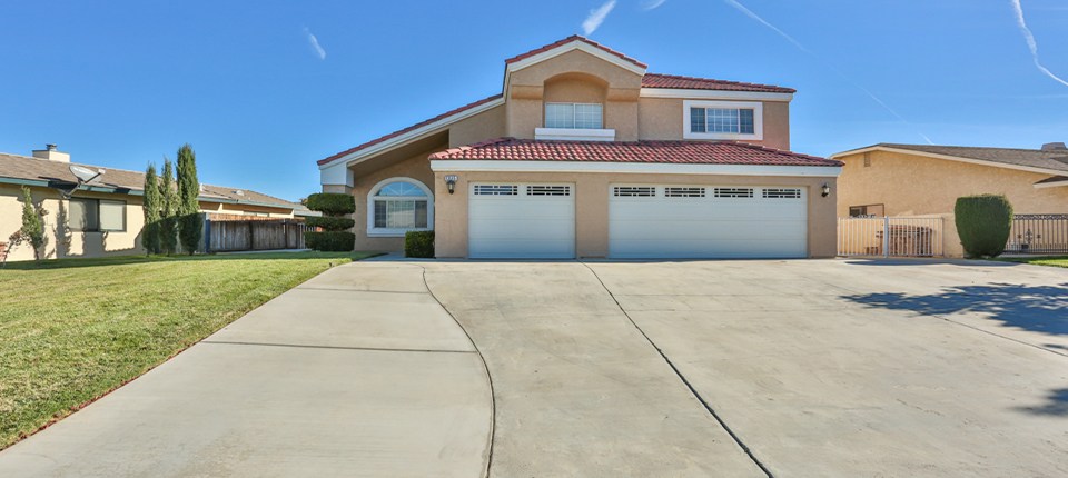 13115 Caspian Dr, Victorville, CA  92395