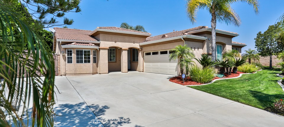 1789 Kapalua Bay Lane, Corona, CA 92883