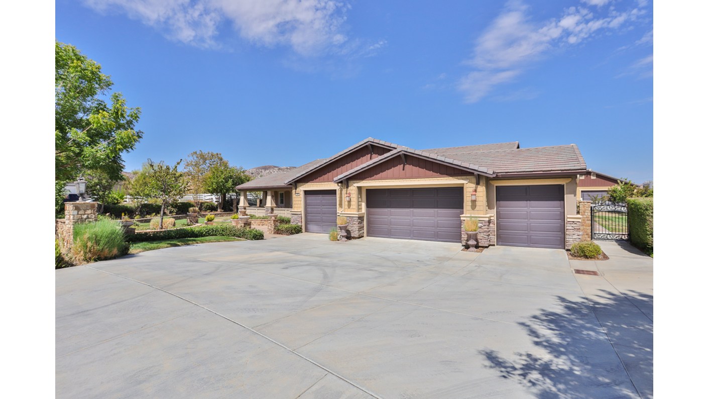 31593 Melvin Street, Menifee, CA 92584