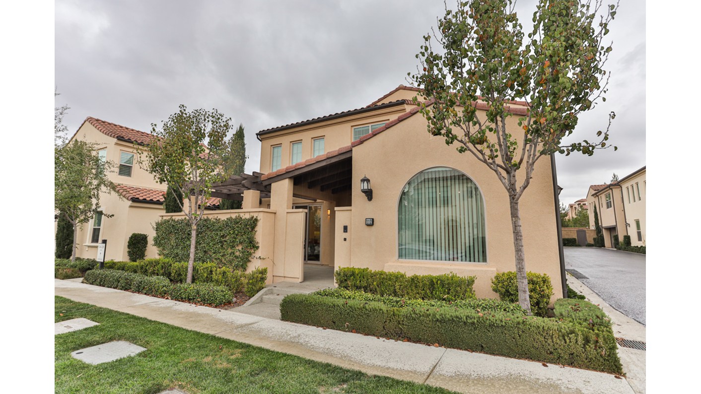 112 Barrington, Irvine, CA 92618
