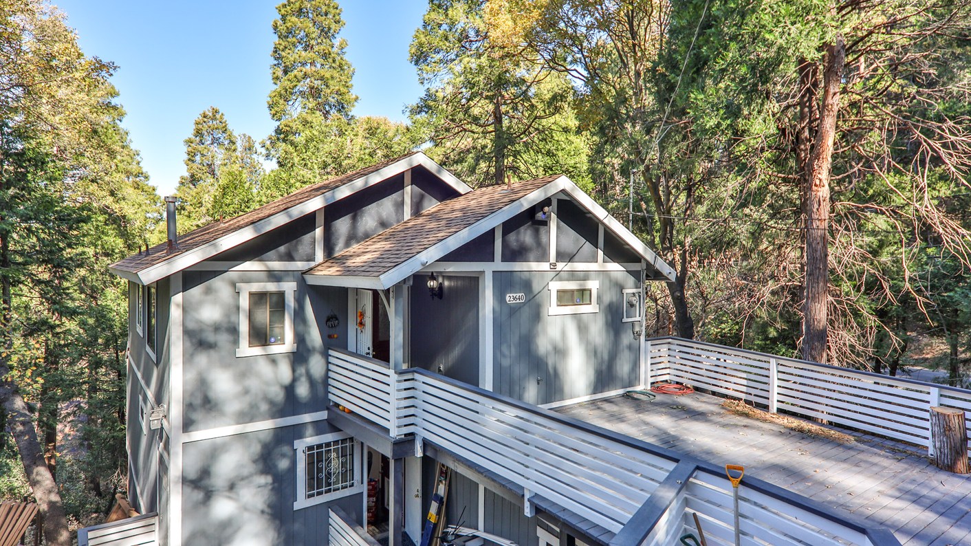 23640 Scenic Drive, Crestline, CA 92325