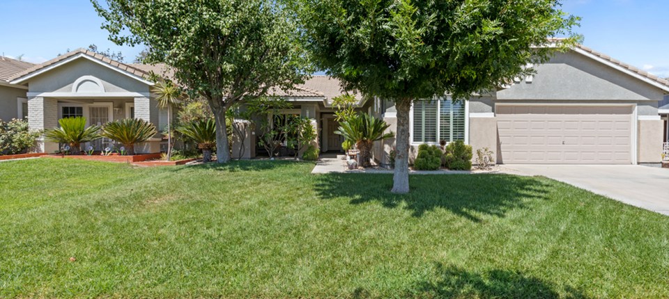 2065 Sawgrass Creek Lane, Corona, CA 92883
