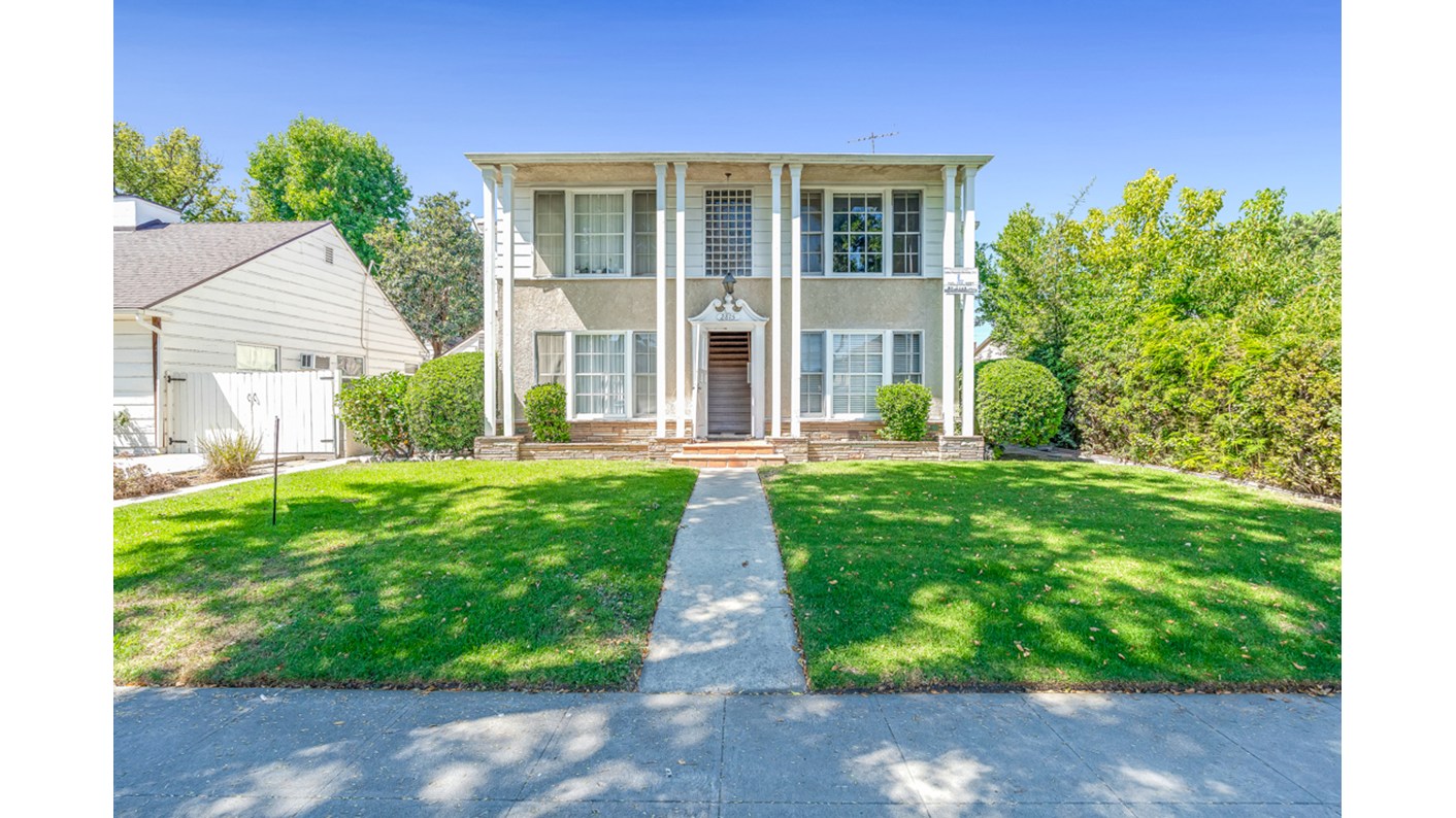 2815 West Clark Avenue #4, Burbank, CA 91505