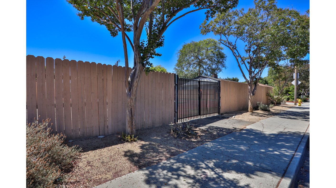 540 West Baughman Avenue, Claremont, CA 91711