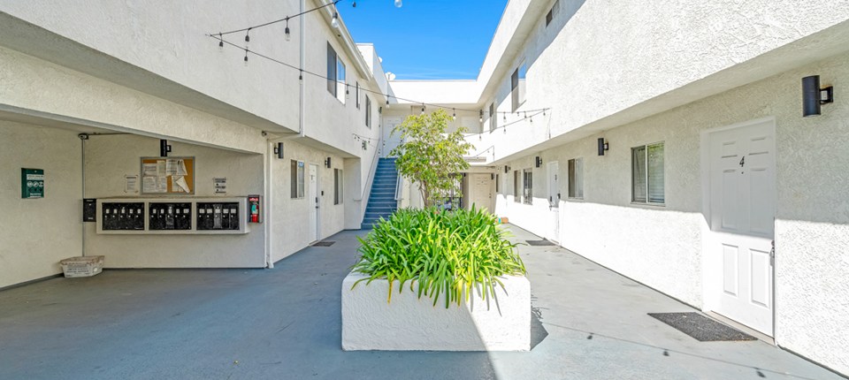 1540 North Bronson Avenue, Los Angeles, CA 90028