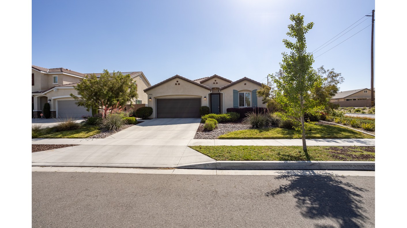 2010 Desert Lime Court, Redlands, CA 92374