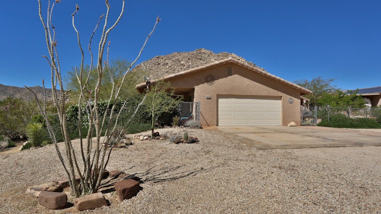 8252 Larkspur Ave, Joshua Tree, CA 92252