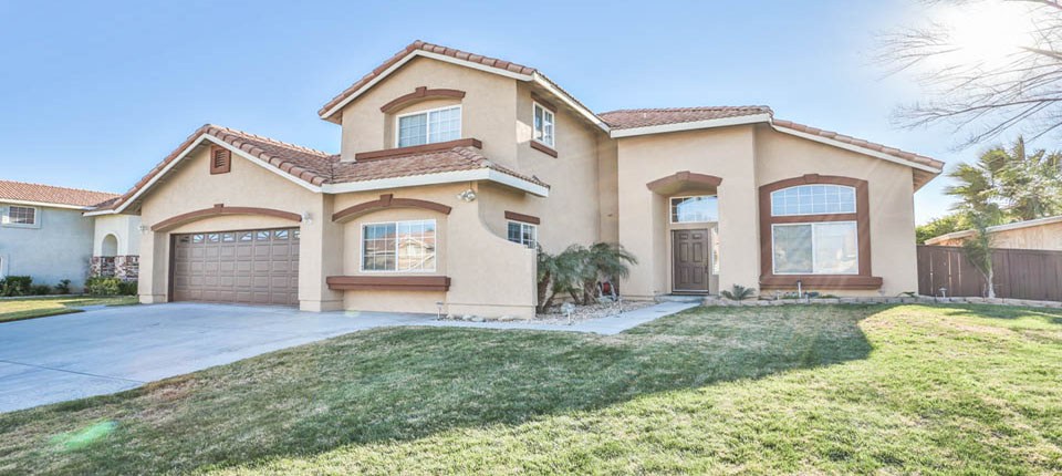 2113 Autumn Mist Dr, Rialto, CA 92377