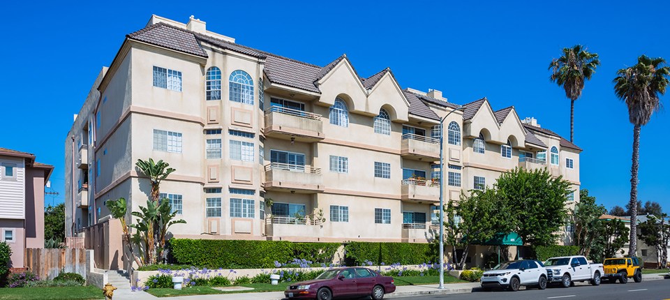 4455 Hazeltine Avenue, Los Angeles, CA 91423