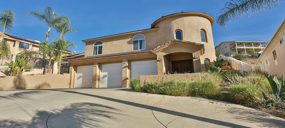 22883 Green Pine Drive, Canyon Lake, CA 92587