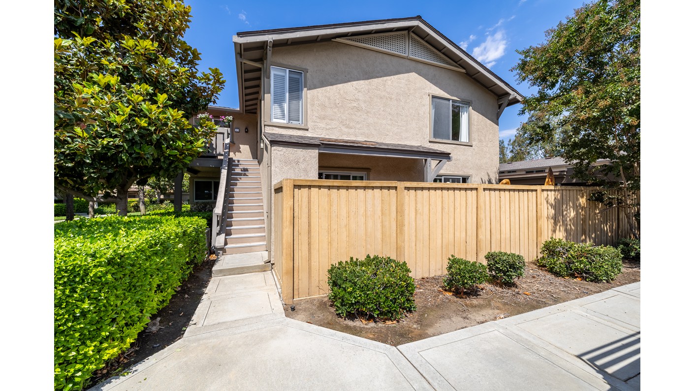 95 Rockwood 35, Irvine, CA 92614