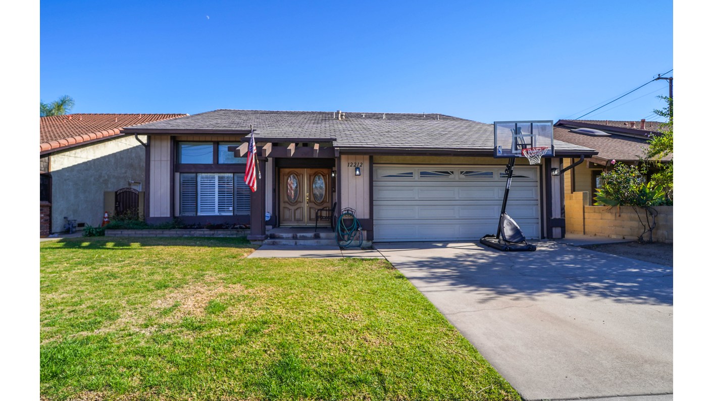 12212 Caladre Avenue, Downey, CA 90242