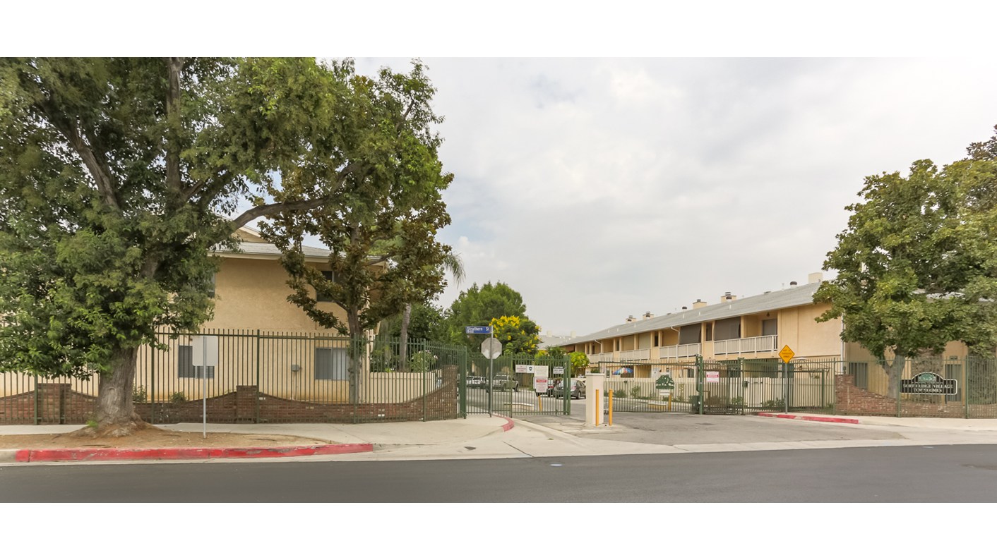 18421 Strathern Street 3, Los Angeles, CA 91335