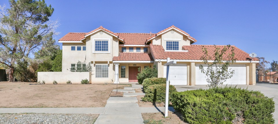 12220 Mockingbird Pl, Apple Valley, CA 92308