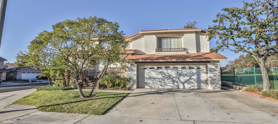 3905 Sydney Harbour Dr, Riverside, CA 92508