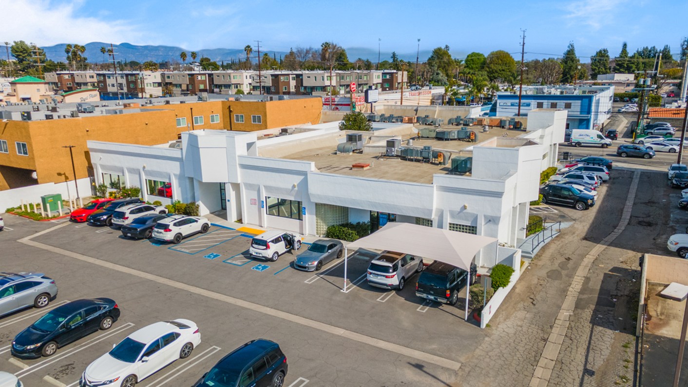 8327 Reseda Boulevard, Northridge, CA 91325