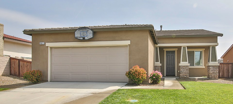 10611 Maple Ave, Bloomington, CA 92316