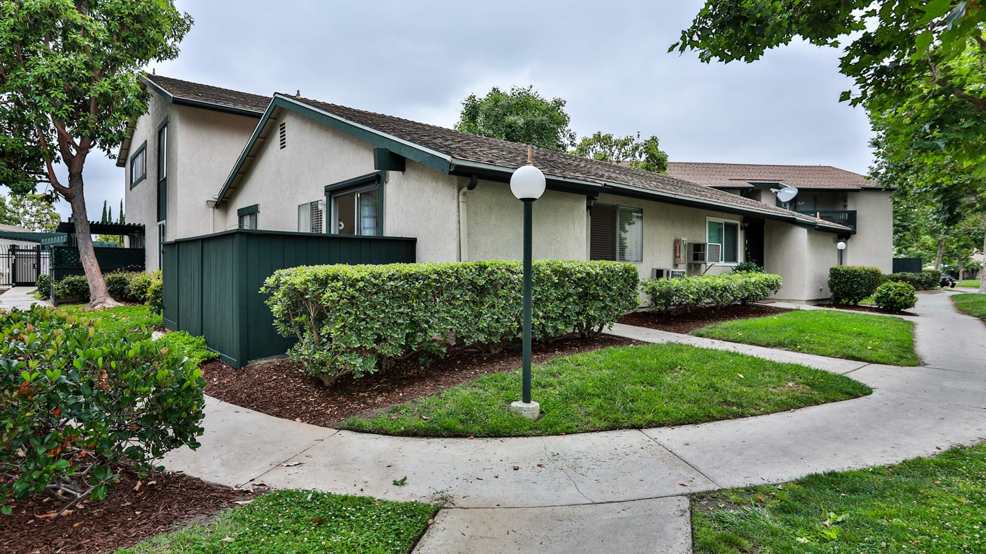 23294 Orange Avenue Unit 1, Lake Forest, CA 92630