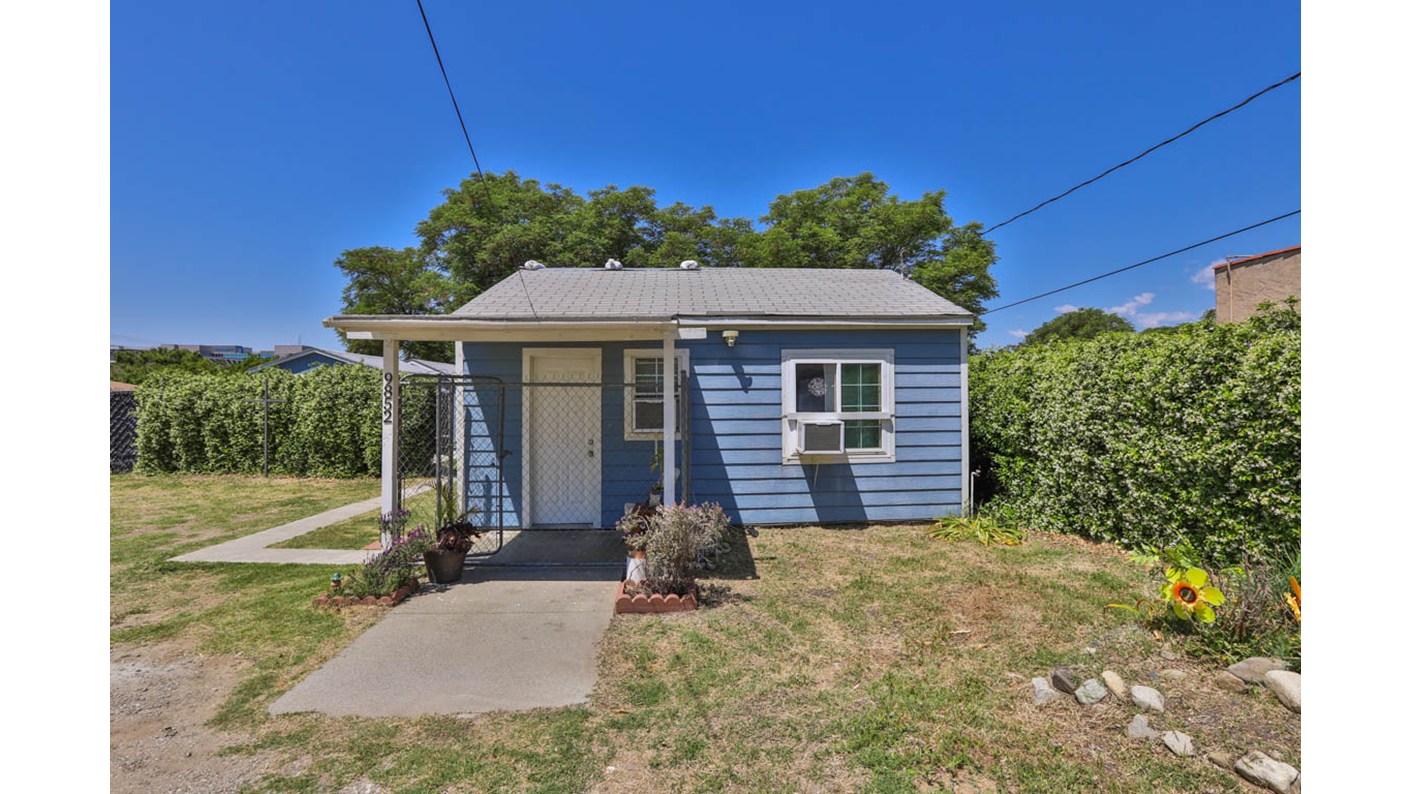 9852 Palmetto Avenue, Fontana, CA 92335