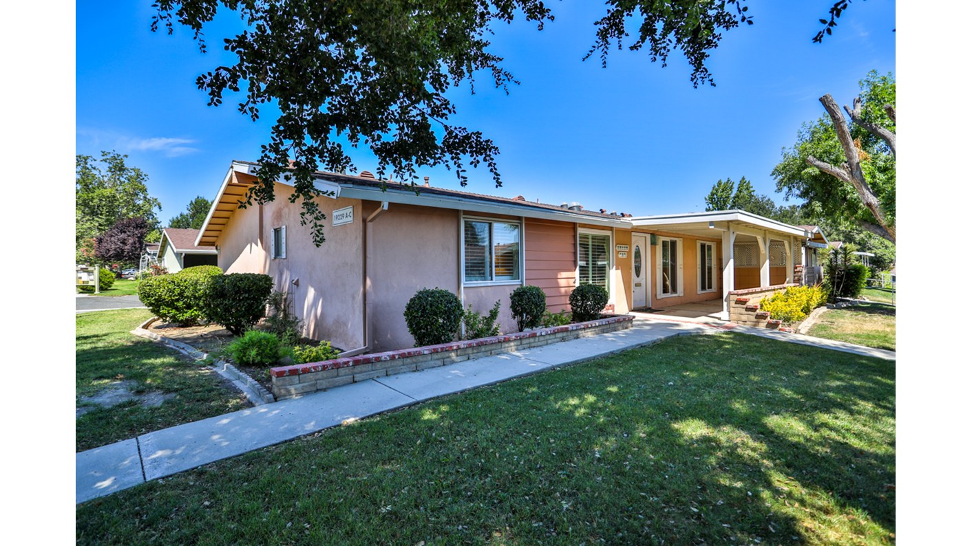 19229 Avenue Of The Oaks Unit A, Newhall, CA 91321