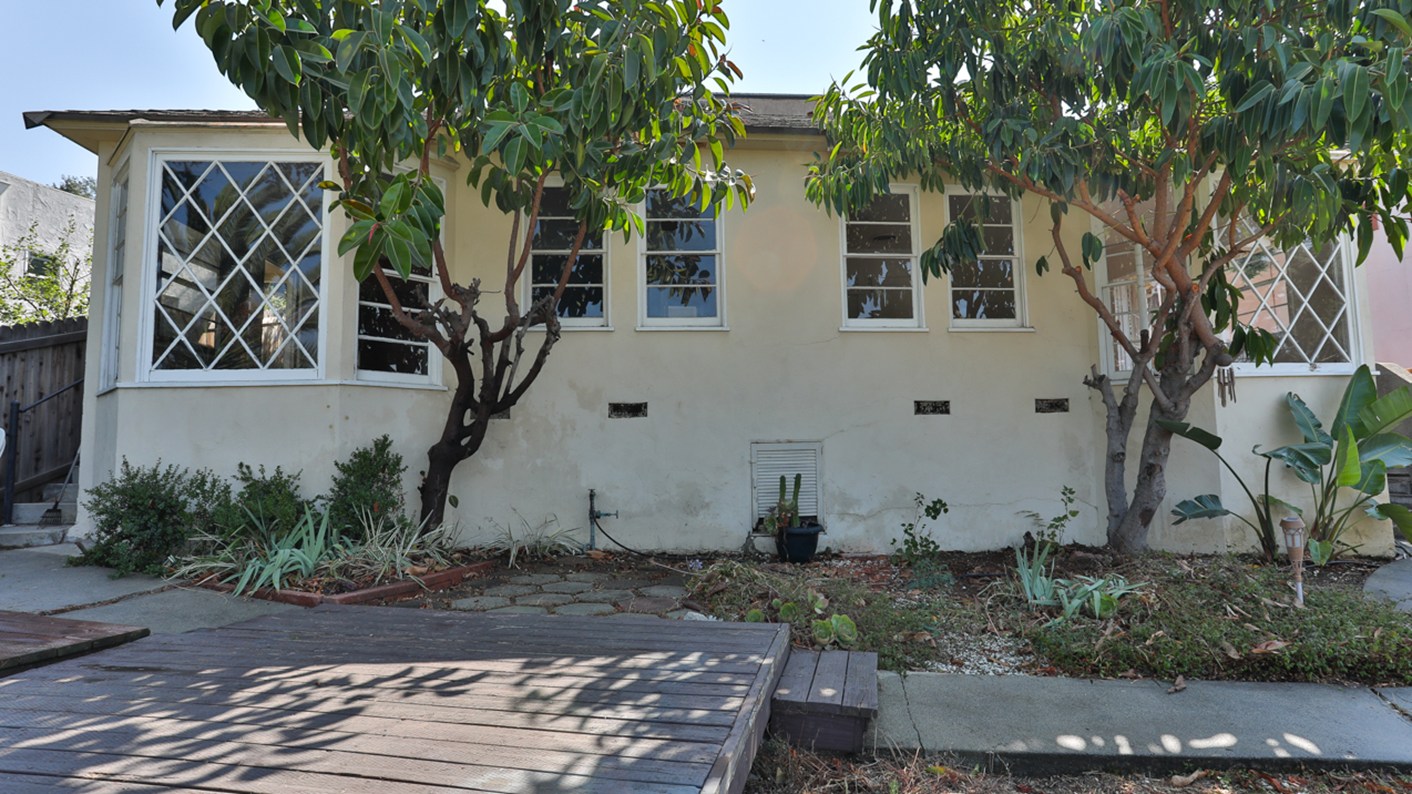 1345 Cambridge Drive, Glendale, CA 91205