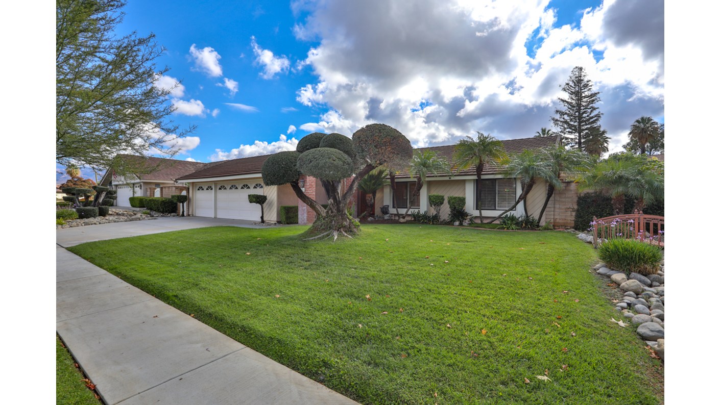 1556 Gary Lane, Redlands, CA 92374