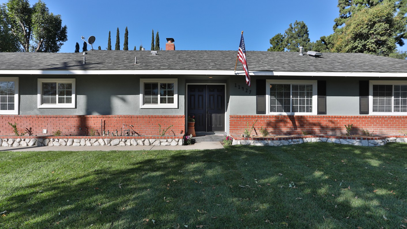 11427 Jeff Avenue, Lake View Terrace, CA 91342