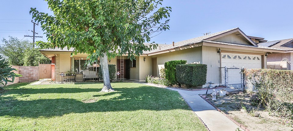 9636 Briarwood Ave, Fontana, CA 92335