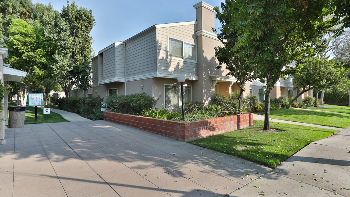 10220 Zelzah Avenue Unit 4, Los Angeles, CA 91325