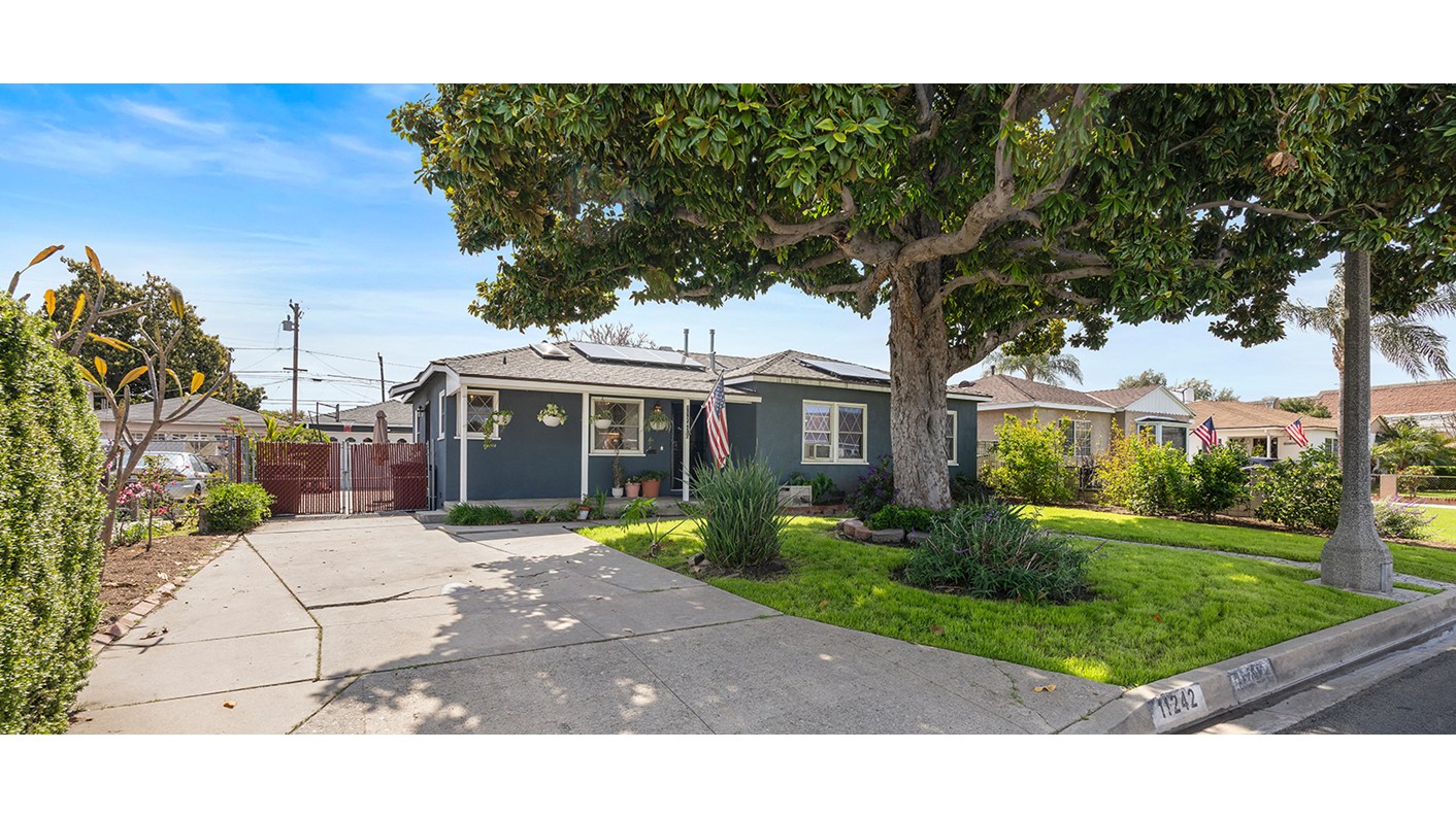 11242 Ringwood Avenue, Santa Fe Springs, CA 90670