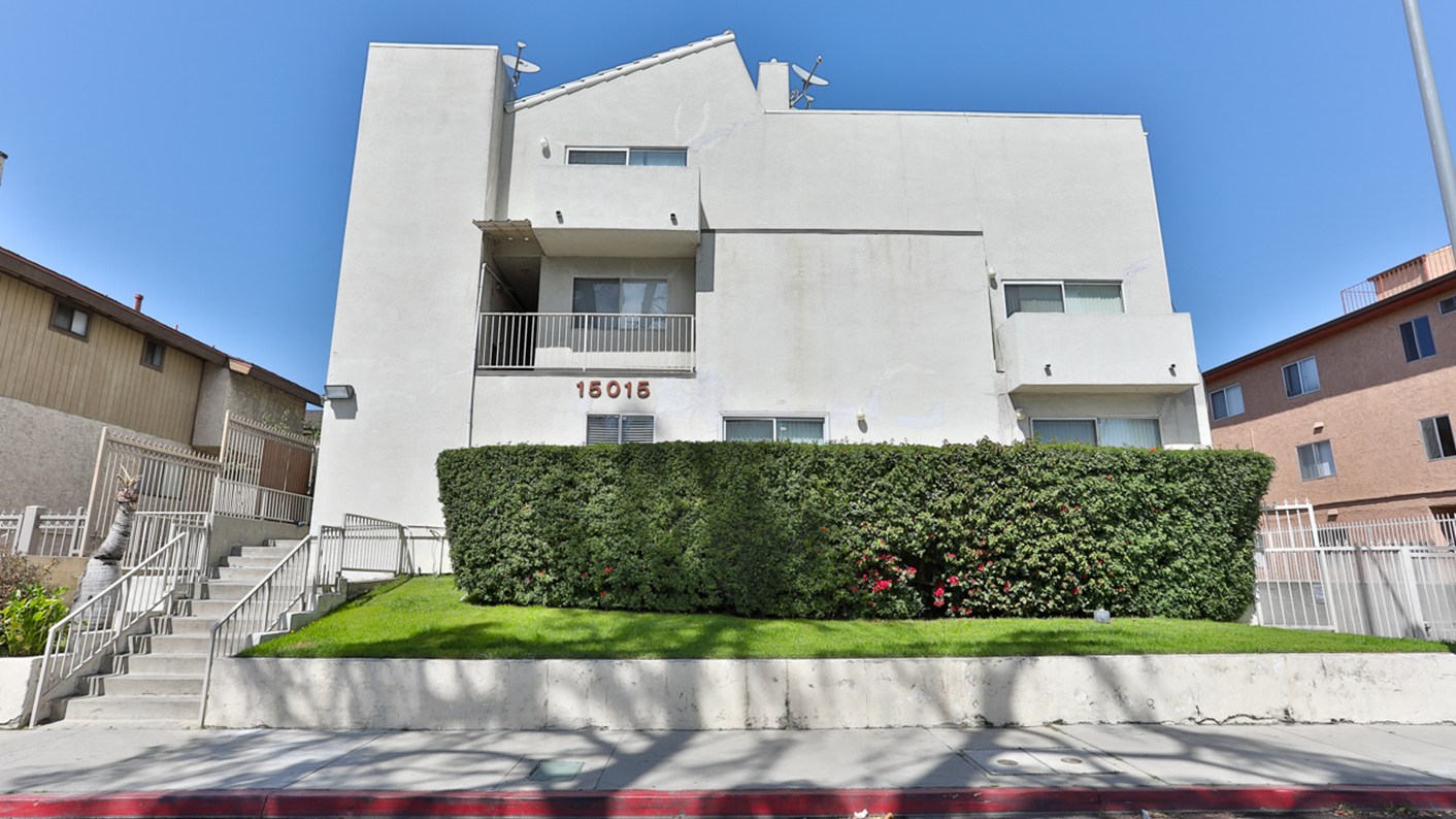 15015 Sherman Way, Los Angeles, CA 91405