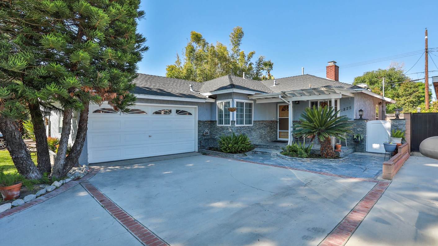 1825 North Pass Avenue, Burbank, CA 91505