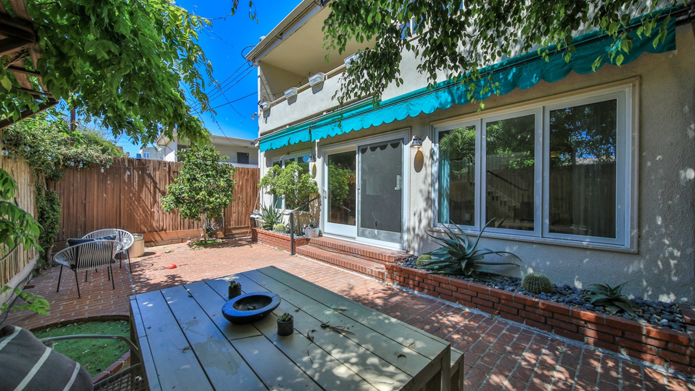 259 South Barrington Avenue E10, Los Angeles, CA 90049