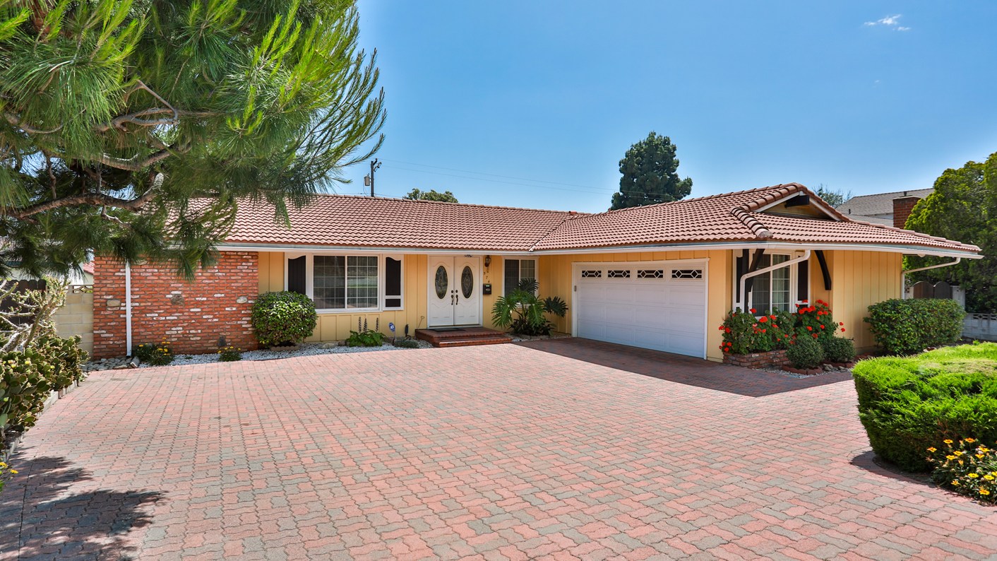 574 West 16th Street, Upland, CA 91784