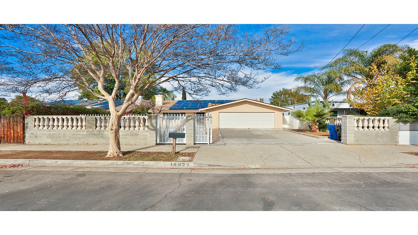 15923 Hart Street, Los Angeles, CA 91406