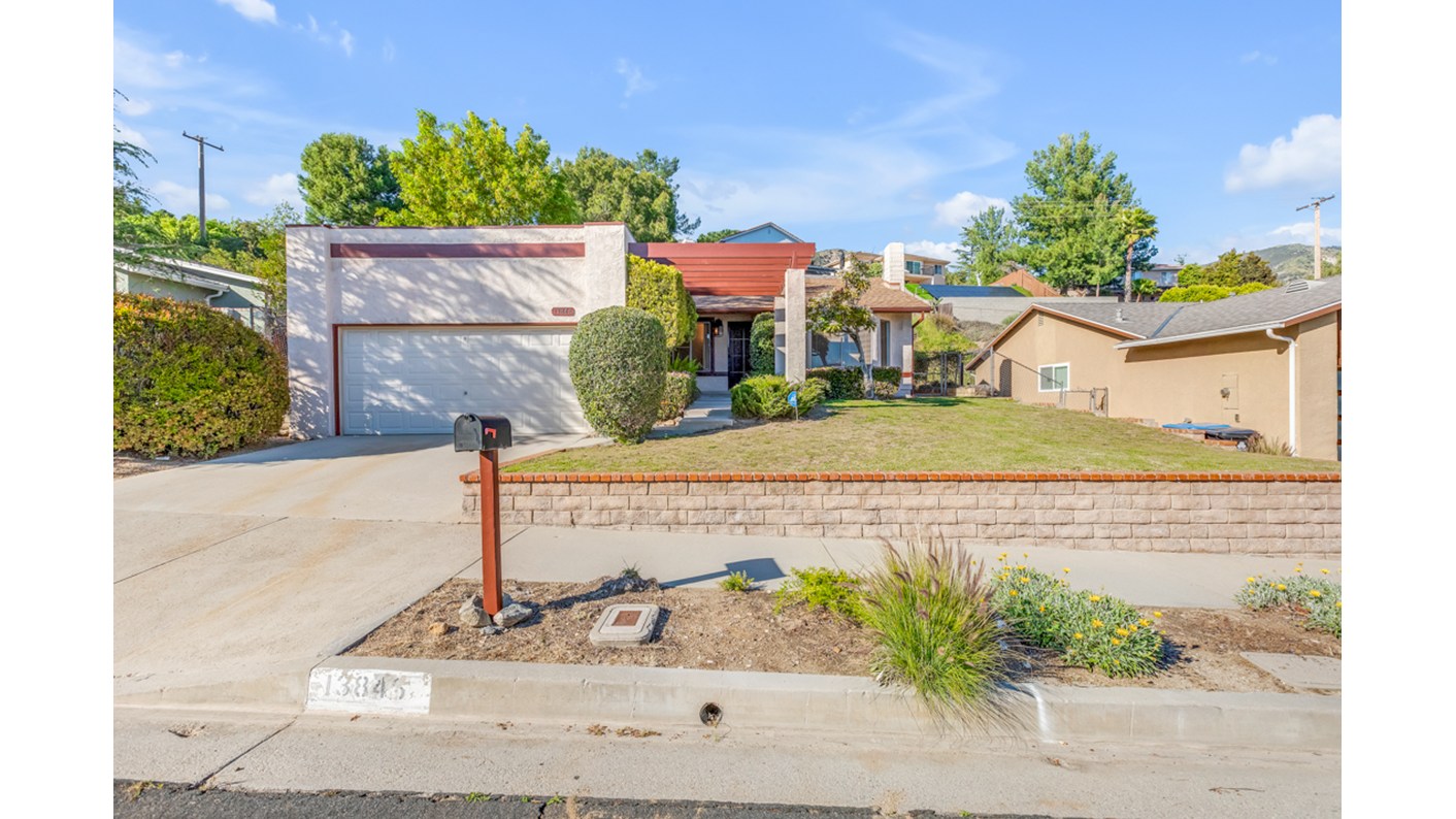 13846 Shablow Avenue, Los Angeles, CA 91342