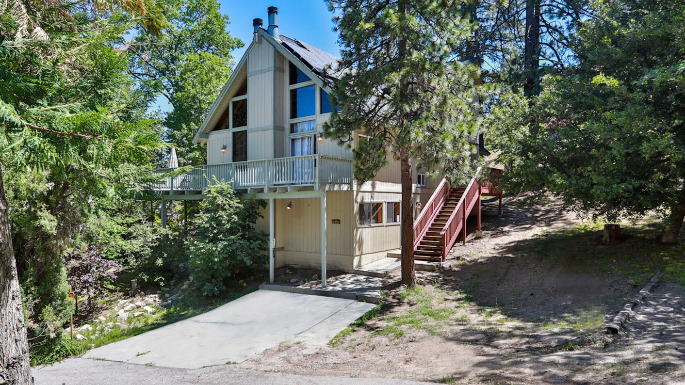 27315 Matterhorn Drive, Lake Arrowhead, CA 92352