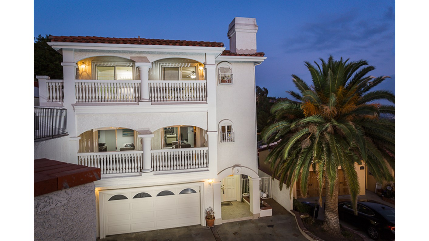 3 Skyline Dr, Burbank, CA 91501