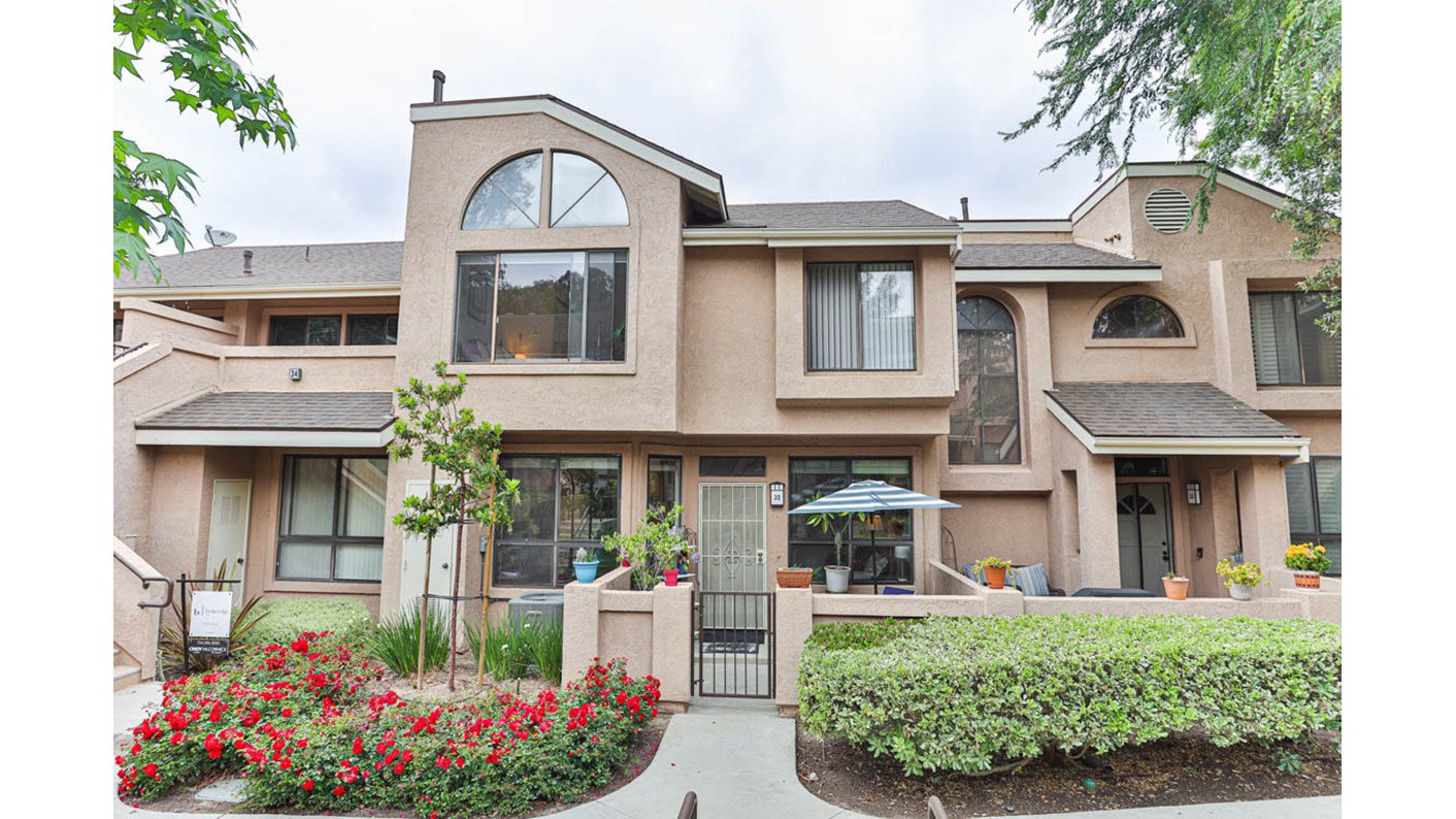 155 Singingwood Street  Unit 32, Orange, CA 92869