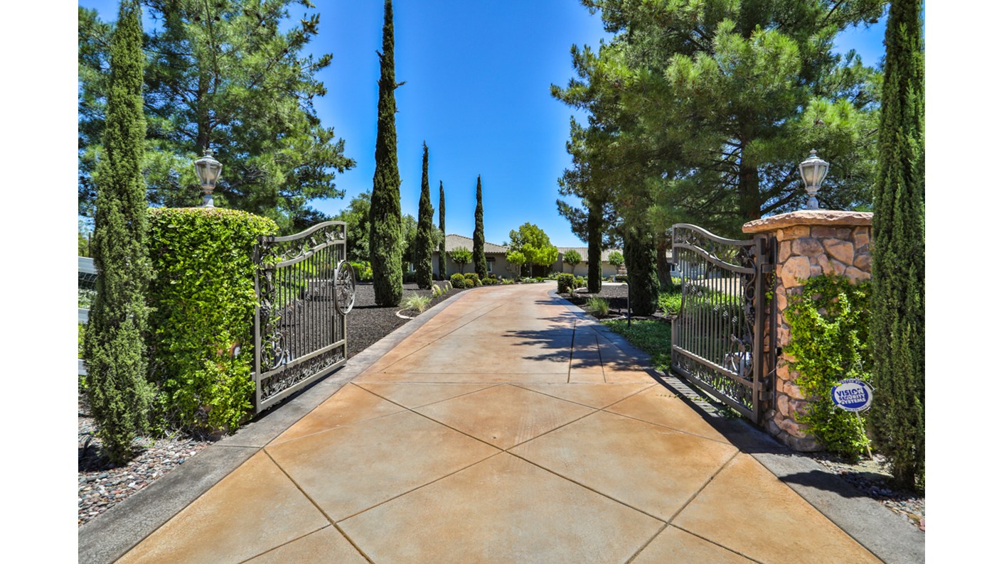 39520 Colleen Way, Temecula, CA 92592