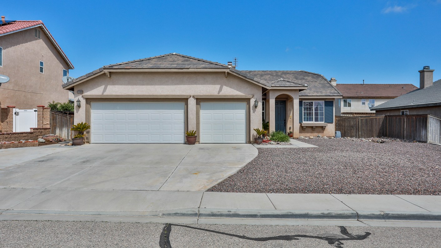 13388 Pleasant View Ave, Hesperia, CA 92344