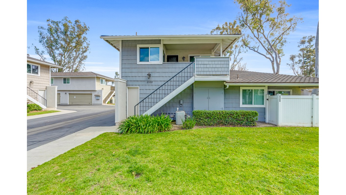 2326 Coventry Circle 10, Fullerton, CA 92833