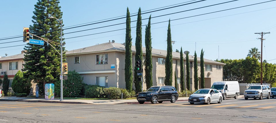 12860 Oxnard Street #5, Los Angeles, CA 91606